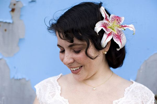 bride with flower in her hair