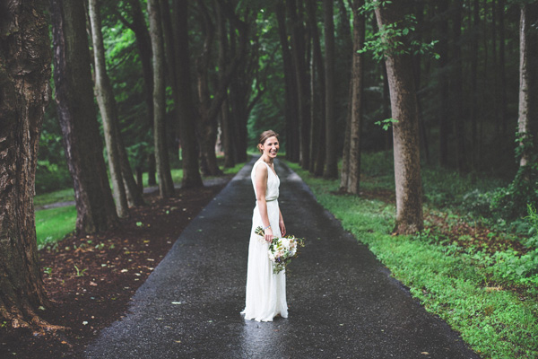 bride holding bouquet