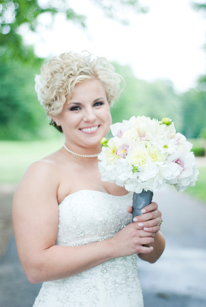 white wedding flowers